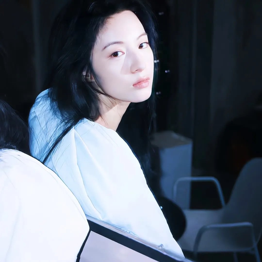 倾城女帝帅谋士